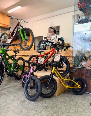 Hlášení z BG❗️ Na skladě máme aktuálně pár kousků dětských kol Rascal, Woom a Pells✌️ Jestli sháníte fajn kolečko pro Vaše...